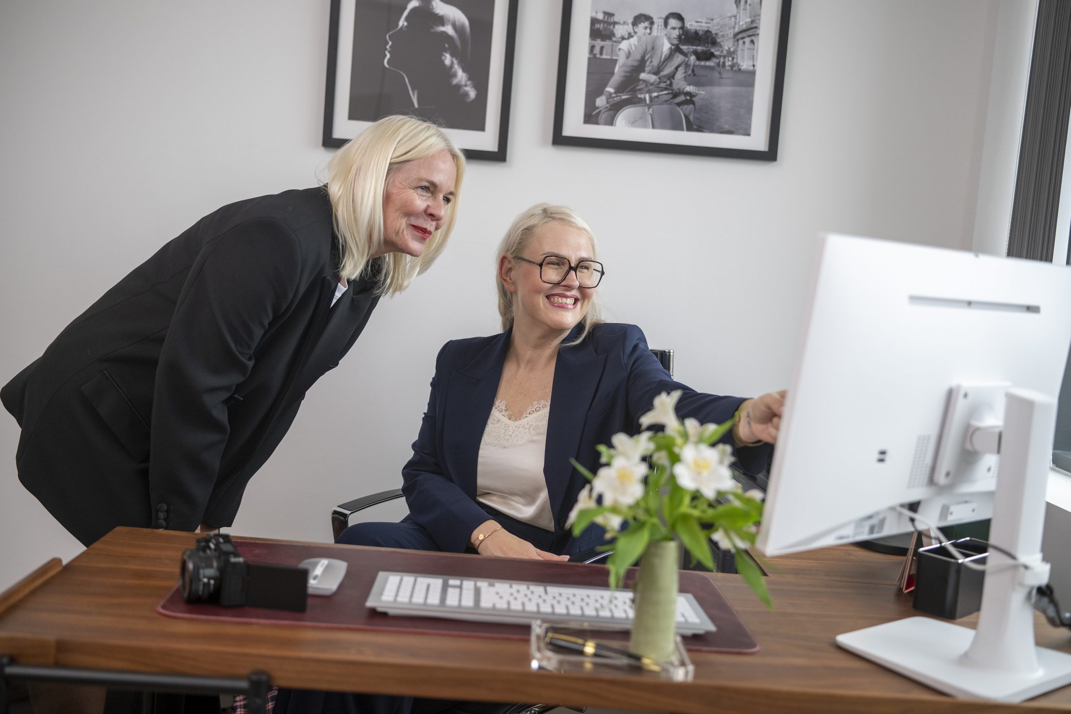 Prof. Dr. Gabriele Taube und Stefanie Hampe M.A. im Institut